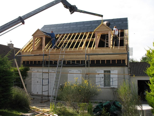 surélévation maison - chantier surélévation toiture - prix surélévation maison | Agrandissement ...